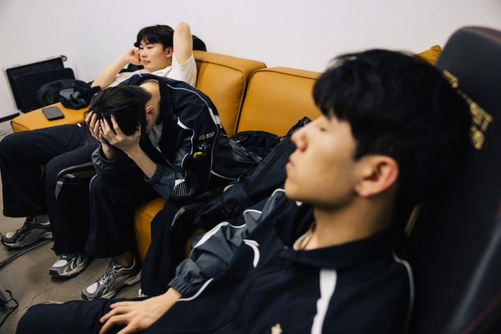 iG长文总结S15:不是每一次登攀都能抵达顶峰,2025我们不说再见!